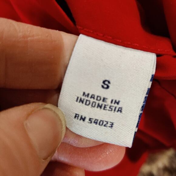 GAP Reversible Red Faux Fur Lined Zip Up Vest Size Small - Picture 3 of 9